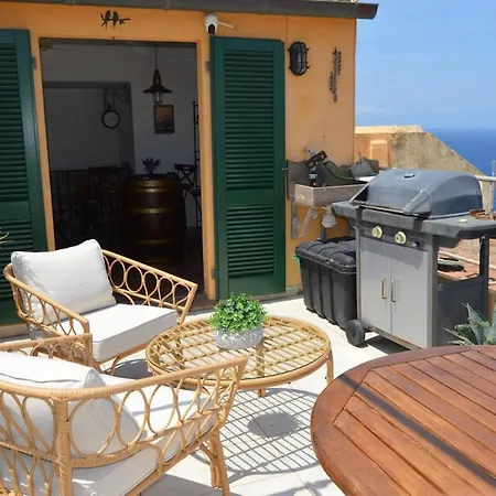 Apartment La Terrazza Sul Mare Ai Piedi Del Castello Castelsardo