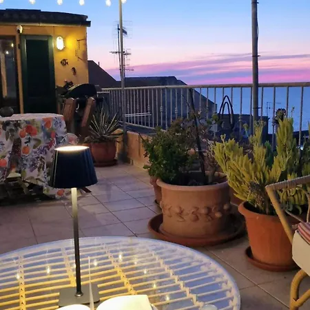 Daire La Terrazza Sul Mare Ai Piedi Del Castello *