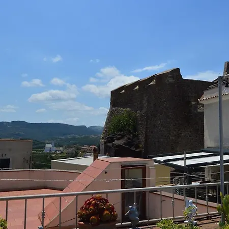La Terrazza Sul Mare Ai Piedi Del Castello
